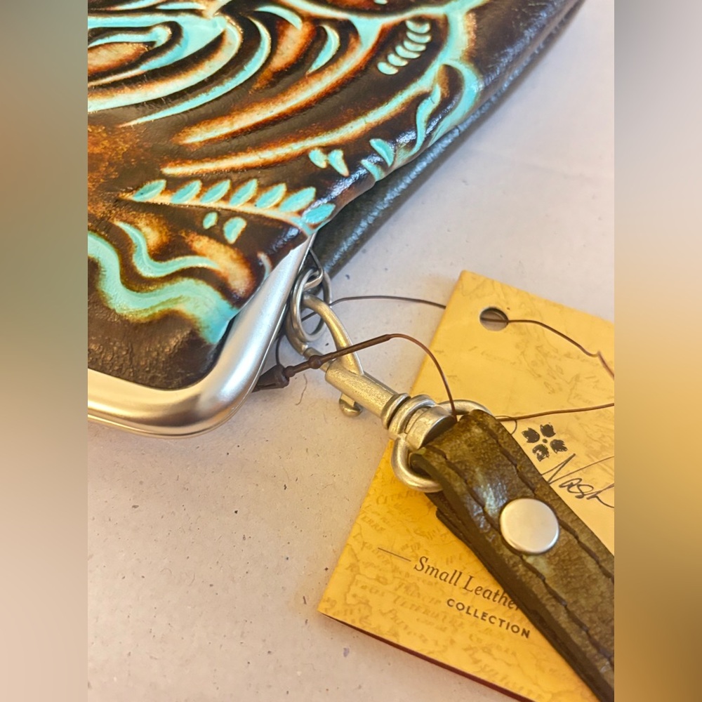 PATRICIA NASH SAVENA TURQUOISE TOOLED LEATHER FRAMED KISS-LOCK WRISTLET - Picture 5 of 15